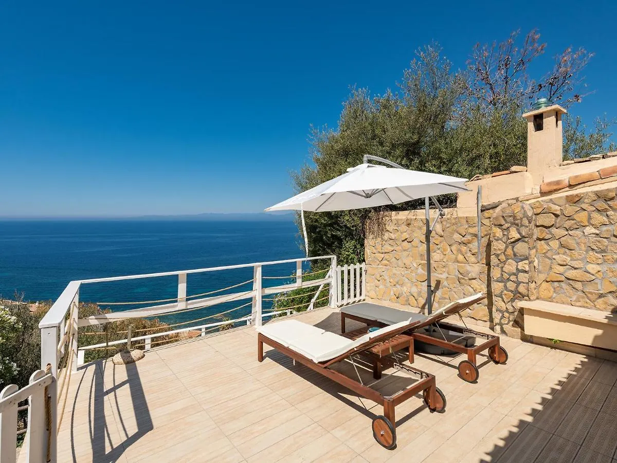 Bohaus: Nel Blu Dipinto Di Blu Villa Torre delle Stelle