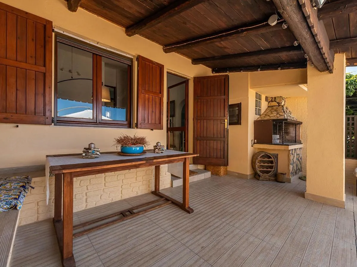 Bohaus: Nel Blu Dipinto Di Blu Villa Torre delle Stelle Italy
